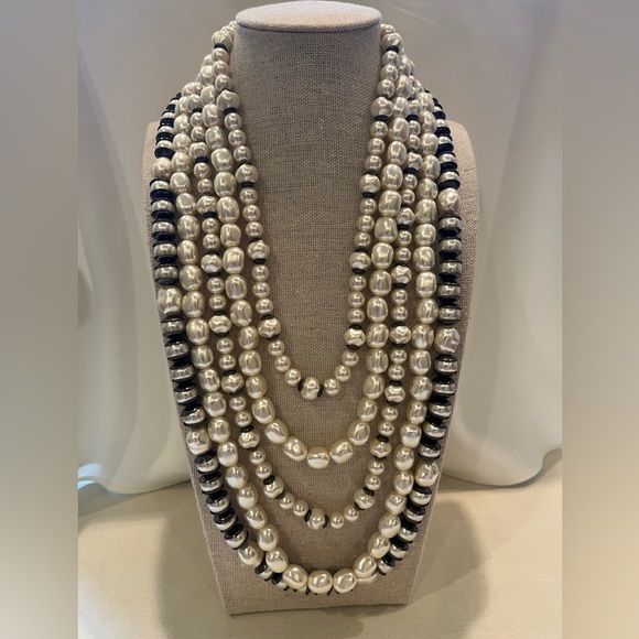 5 Strand Pearl Choker - Picture 6 of 16